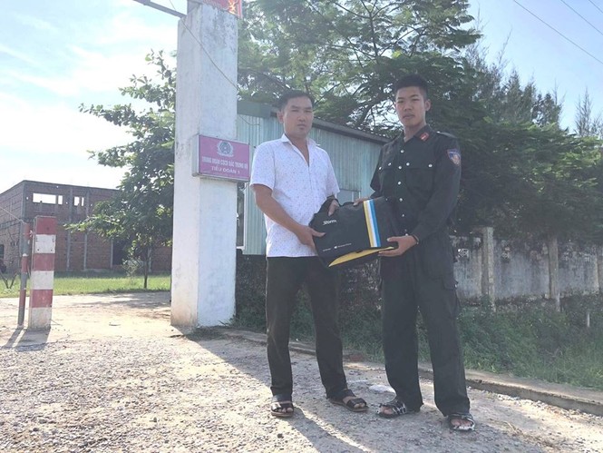 Chiến sỹ CSCĐ trả lại hơn 300 triệu đồng cho người đánh mất - ảnh 2