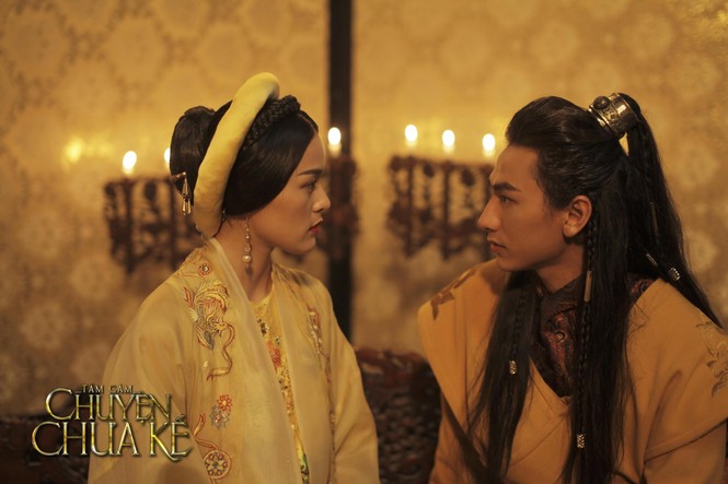 Hạ Vi dịu dàng nép sau Isaac trên poster Tấm Cám - ảnh 1