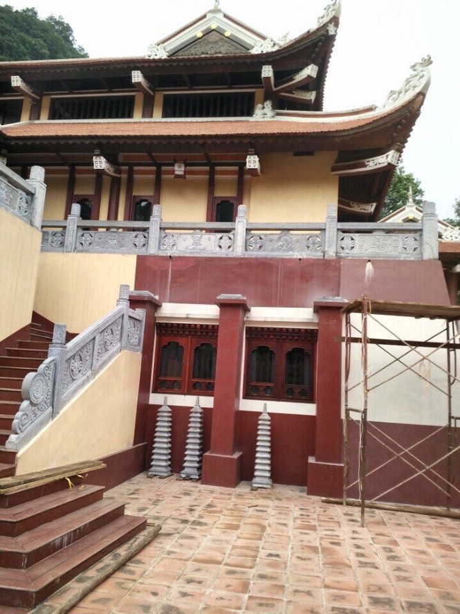 Bắt đầu tháo dỡ phần sai phạm công trình ở chùa Hương - ảnh 1