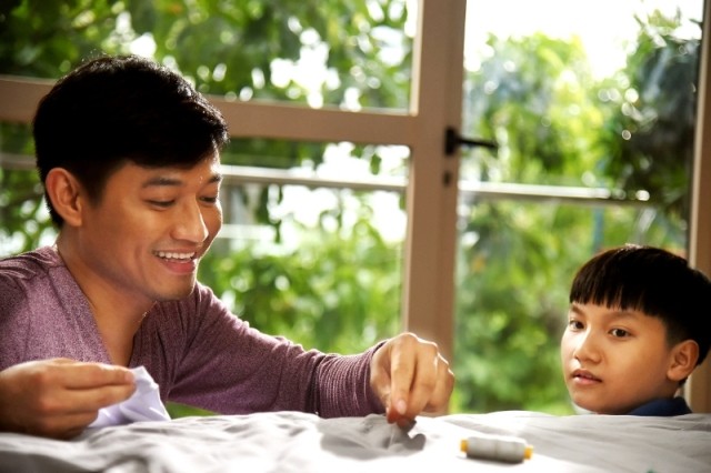 Nhạc sĩ 'Thật bật ngờ' viết và hát trong MV “Ở đây có nắng” - ảnh 1