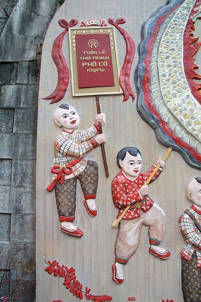 Hoạ sĩ Thế Sơn lên tiếng về bức phù điêu gây tranh cãi ở Phùng Hưng - ảnh 1
