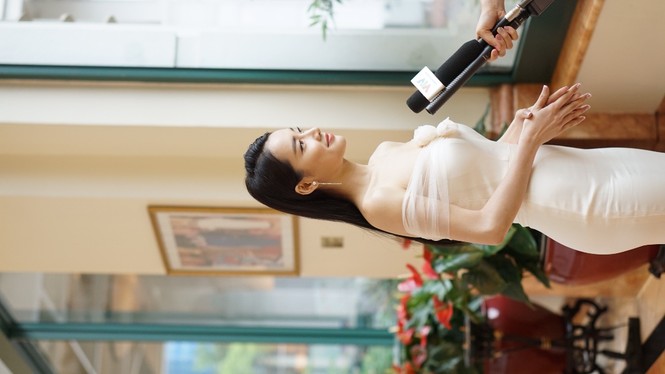 Ngất ngây ngắm Nhã Phương vai trần nuột nà không tỳ vết - ảnh 7