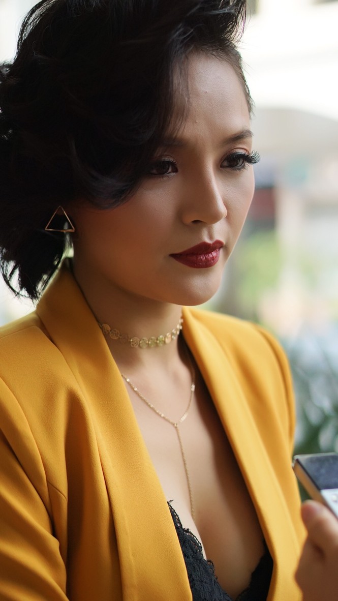 Vào vai 'gái làng chơi', Thu Quỳnh bất ngờ sexy 'thoát hiền' - ảnh 1