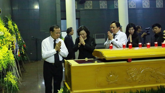 Hàng nghìn người tiễn biệt giáo sư sử học Phan Huy Lê - ảnh 6