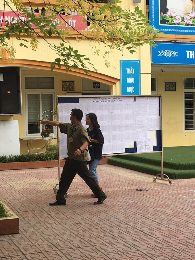 925.000 sĩ tử làm thủ tục thi: Vẫn còn nhiều thắc mắc - ảnh 1