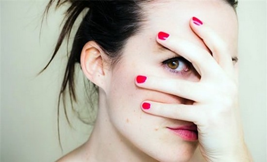 7 điều gây hại cho đôi mắt - ảnh 2