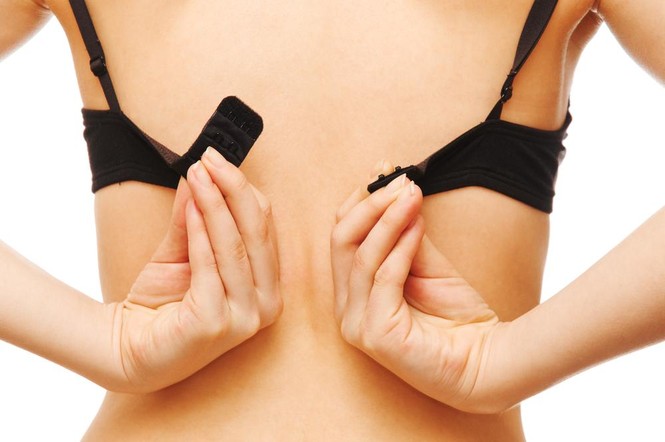 5 tác hại khi mặc áo ‘chíp’ không đúng cỡ - ảnh 2