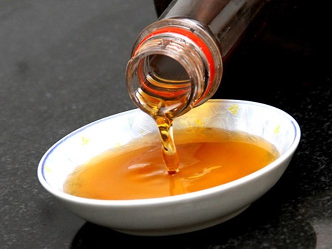 Giúp bạn chọn nước mắm chuẩn và an toàn - ảnh 1