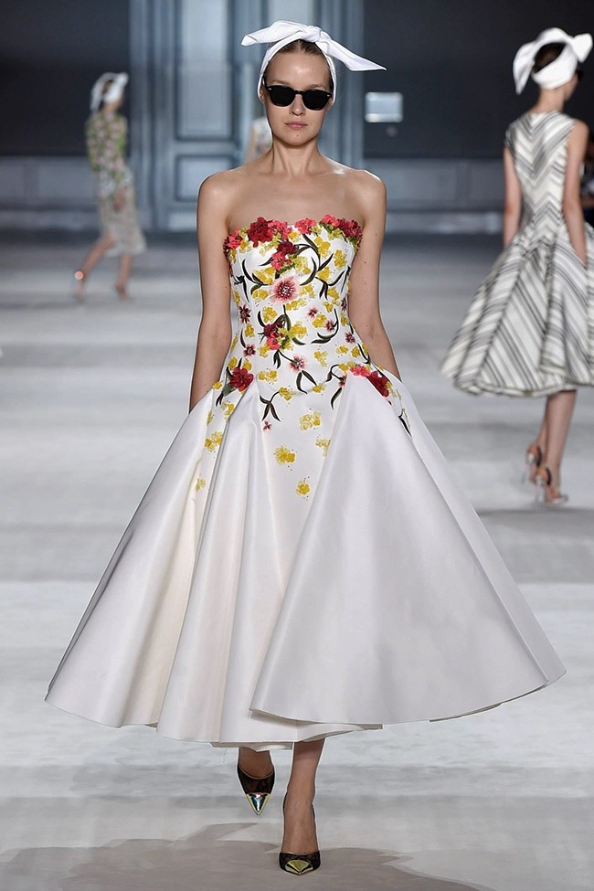 Những nàng thơ yêu kiều của Giambattista Valli - ảnh 11