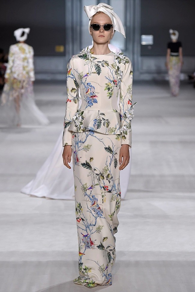 Những nàng thơ yêu kiều của Giambattista Valli - ảnh 22
