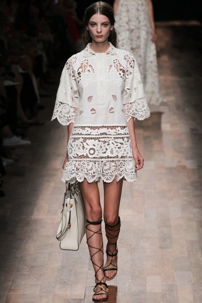 Valentino xuân hè 2015: Thướt tha, bay bổng - ảnh 17