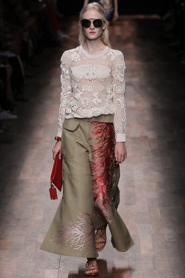 Valentino xuân hè 2015: Thướt tha, bay bổng - ảnh 19
