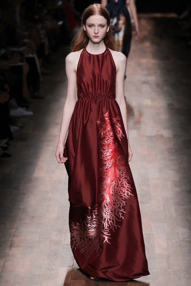 Valentino xuân hè 2015: Thướt tha, bay bổng - ảnh 21