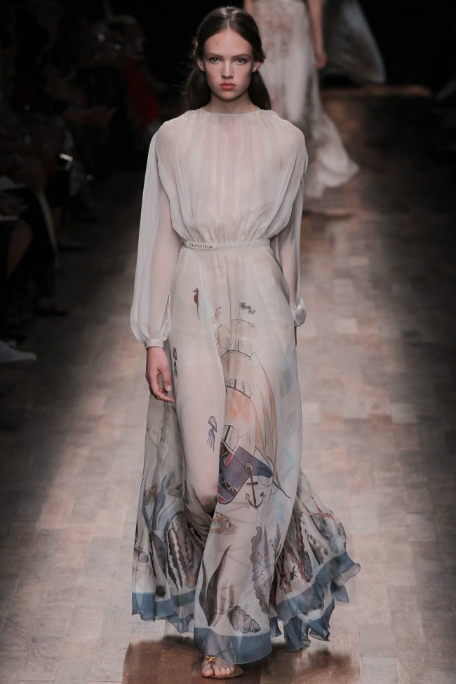 Valentino xuân hè 2015: Thướt tha, bay bổng - ảnh 26