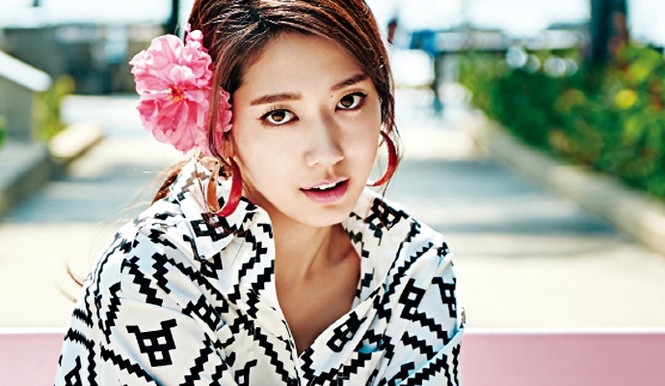 Park Shin Hye xinh tươi, ngọt ngào trong nắng xuân - ảnh 4