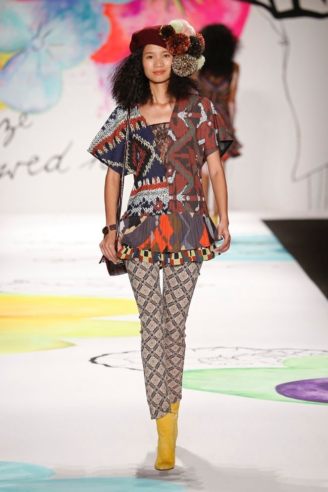 Bừng nở sắc hoa trong BST thu đông 2015 của Desigual - ảnh 5