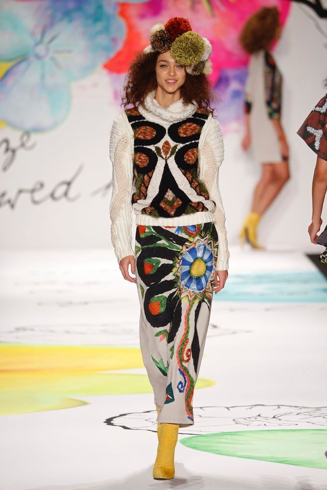 Bừng nở sắc hoa trong BST thu đông 2015 của Desigual - ảnh 6