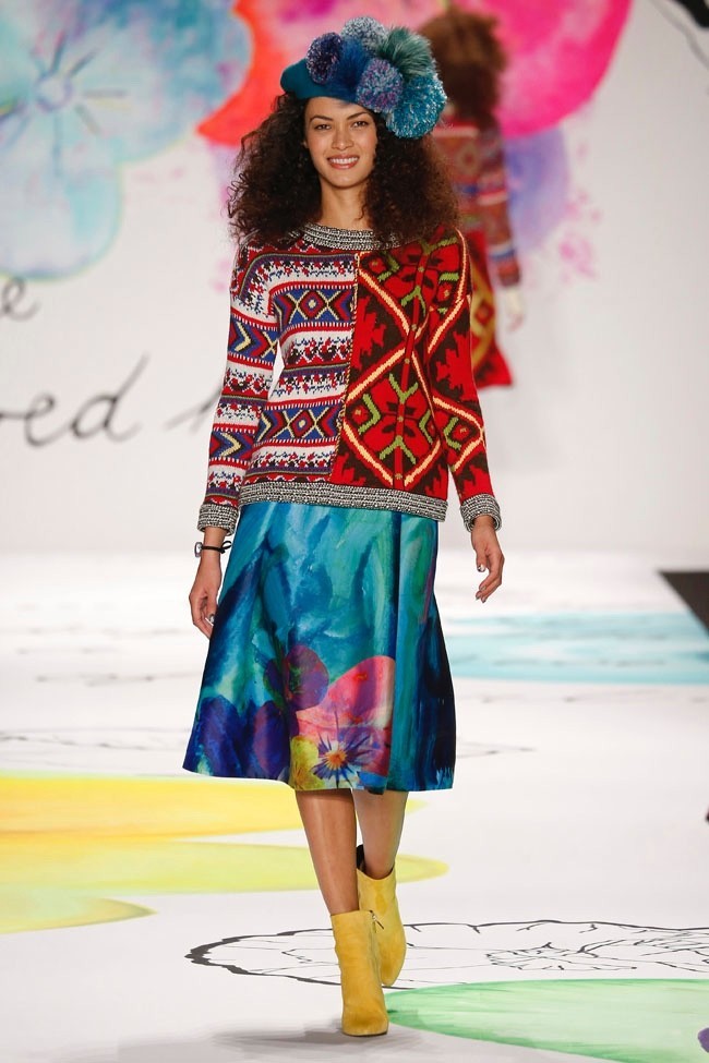 Bừng nở sắc hoa trong BST thu đông 2015 của Desigual - ảnh 2