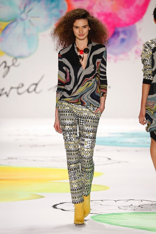 Bừng nở sắc hoa trong BST thu đông 2015 của Desigual - ảnh 12