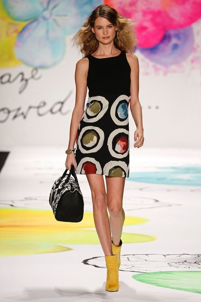 Bừng nở sắc hoa trong BST thu đông 2015 của Desigual - ảnh 15