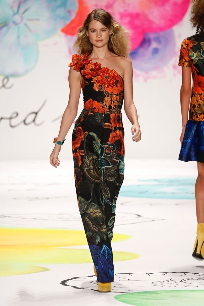 Bừng nở sắc hoa trong BST thu đông 2015 của Desigual - ảnh 3