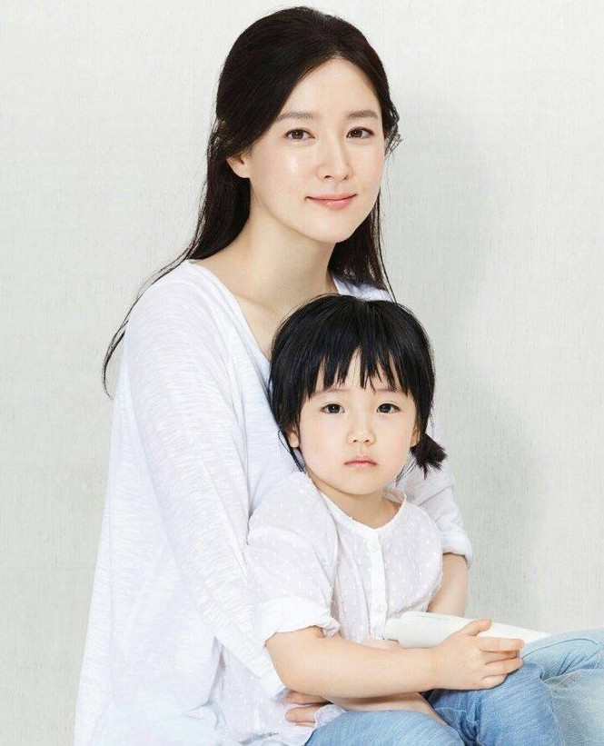 Nàng 'Dae Jang Geum’ khoe vẻ đẹp không tuổi - ảnh 2