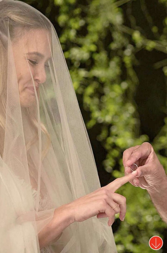 Siêu mẫu Bar Refaeli khoe sắc vóc nóng bỏng - ảnh 15