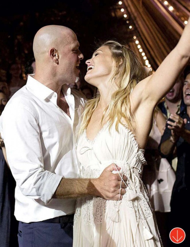 Siêu mẫu Bar Refaeli khoe sắc vóc nóng bỏng - ảnh 14