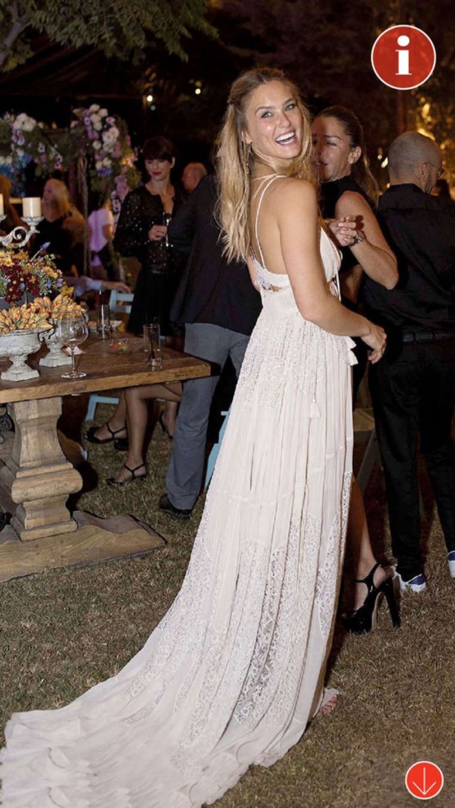 Siêu mẫu Bar Refaeli khoe sắc vóc nóng bỏng - ảnh 16