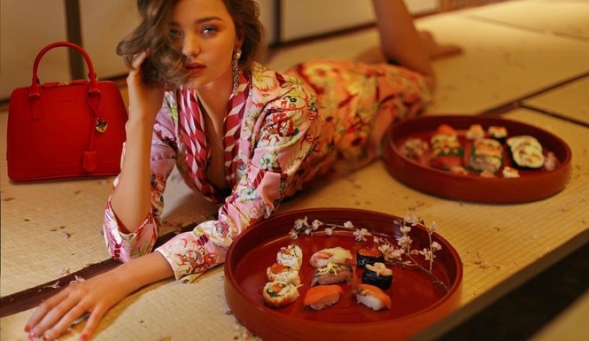 Miranda Kerr quá đỗi gợi cảm với đầm ren xuyên thấu - ảnh 7