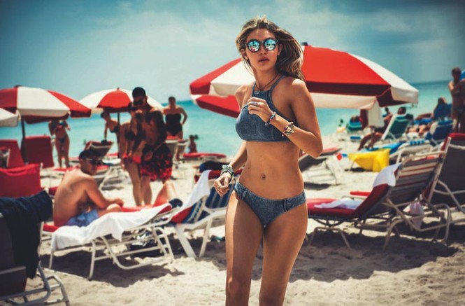 Gigi Hadid khoe hình thể đẹp nuột nà - ảnh 1