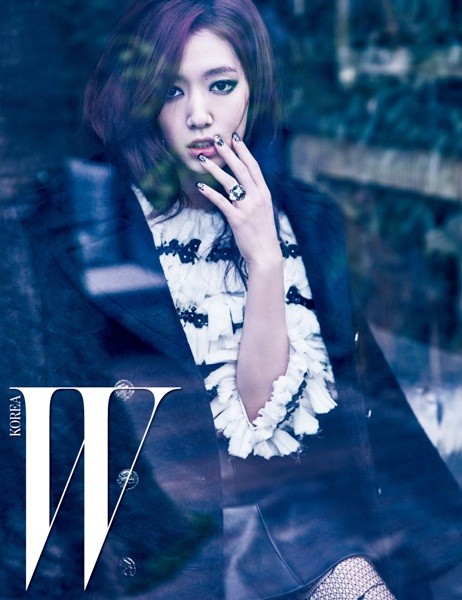Park Shin Hye khác lạ với phong cách ma mị - ảnh 1