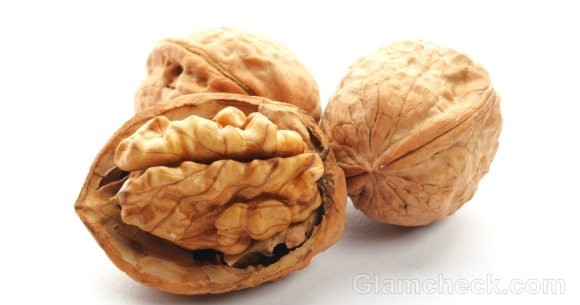 Ăn cá hồi, quả óc chó giảm nguy cơ tử vong do bệnh tim - ảnh 1