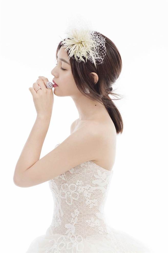 Ảnh cưới đẹp như cổ tích của đôi uyên ương ‘Thần điêu đại hiệp’ - ảnh 6