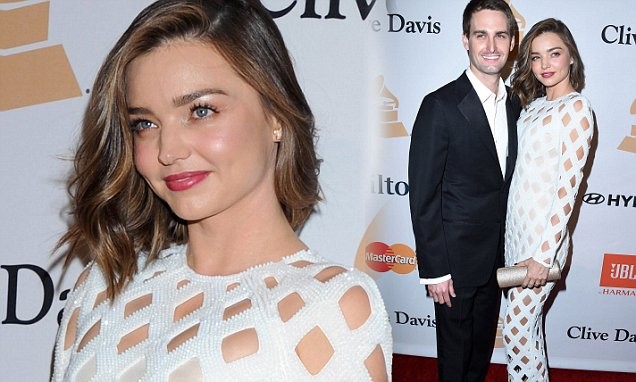 ‘Thiên thần nội y’ Miranda Kerr đính hôn với bạn trai tỉ phú - ảnh 2