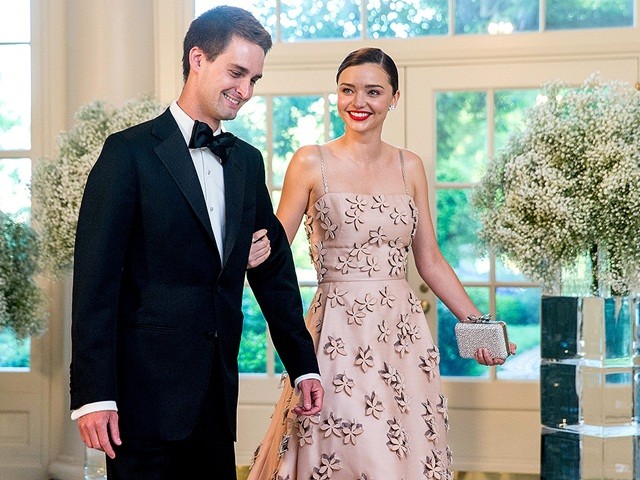 ‘Thiên thần nội y’ Miranda Kerr đính hôn với bạn trai tỉ phú - ảnh 3