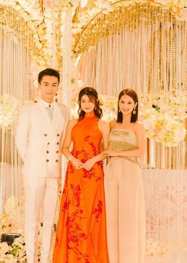 Uyên ương ‘Thần điêu đại hiệp’ nồng nàn trong lễ cưới - ảnh 11