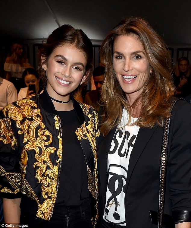 Con gái siêu mẫu Cindy Crawford xinh đẹp như ‘nàng thơ’ - ảnh 10