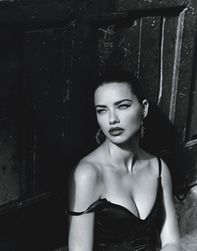 Adriana Lima - ảnh 1