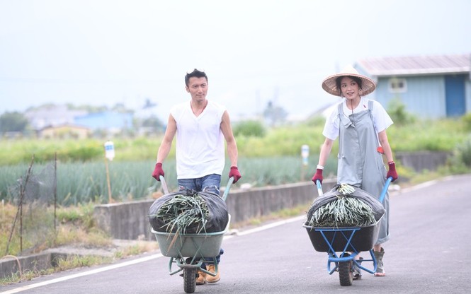 Thư Kỳ - Tạ Đình Phong xắn tay áo… làm nông dân - ảnh 3