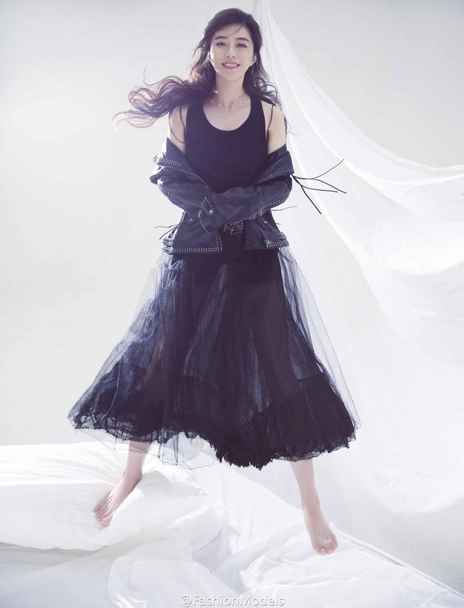 trang phục,phong cách,tạp chí,danh tiếng,tạo dáng,showbiz,sành điệu,biểu cảm, Phạm Băng Băng, Lý Thần, đôi uyên ương, nàng Võ Mị Nương - ảnh 4