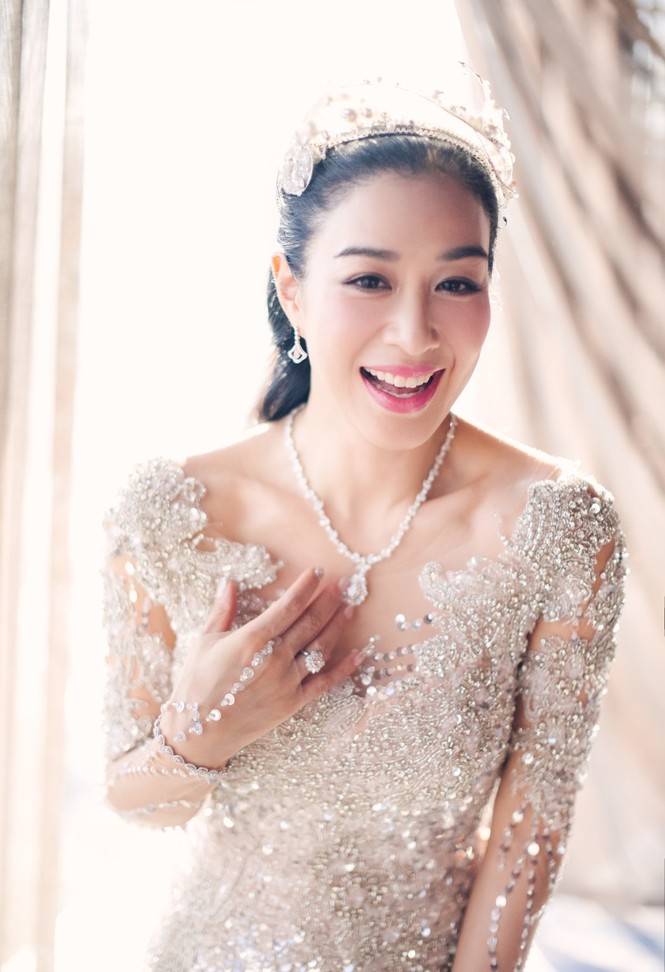 người mẫu,người đẹp,trình diễn,phong cách,cô dâu,chụp ảnh,gợi cảm,váy cưới, bộ phim,ca khúc,hát,ngôi sao,đóng vai,showbiz,sôi động,tài tử, Trương Luân Thạc, Mỹ nhân ngư, mỹ nhân gốc Việt, Chung Lệ Đề, Lâm Chí Dĩnh, Thiên long bát bộ - ảnh 5