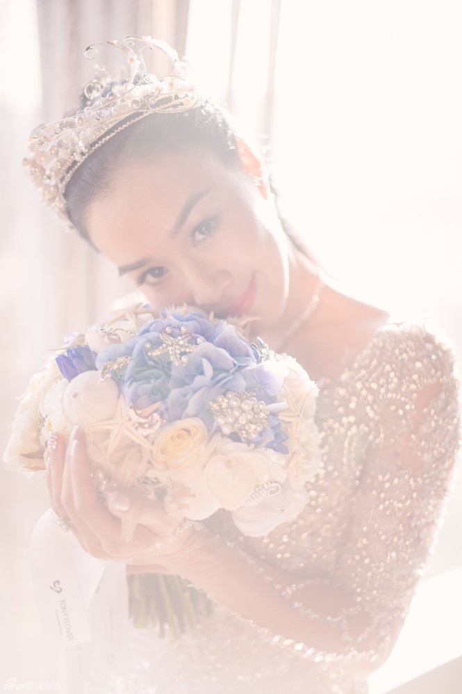 người mẫu,người đẹp,trình diễn,phong cách,cô dâu,chụp ảnh,gợi cảm,váy cưới, bộ phim,ca khúc,hát,ngôi sao,đóng vai,showbiz,sôi động,tài tử, Trương Luân Thạc, Mỹ nhân ngư, mỹ nhân gốc Việt, Chung Lệ Đề, Lâm Chí Dĩnh, Thiên long bát bộ - ảnh 7