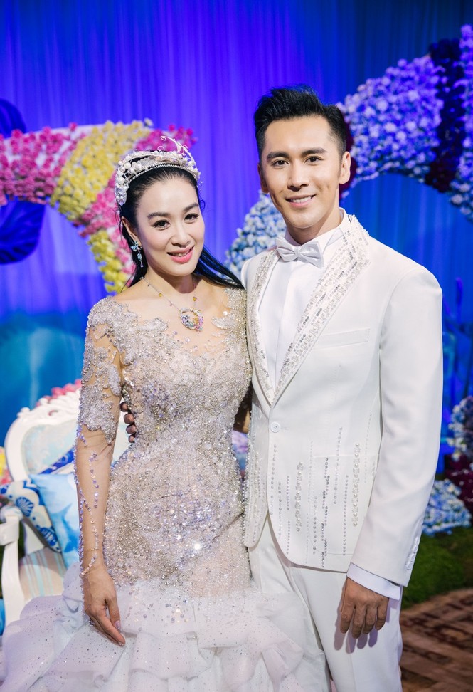 người mẫu,người đẹp,trình diễn,phong cách,cô dâu,chụp ảnh,gợi cảm,váy cưới, bộ phim,ca khúc,hát,ngôi sao,đóng vai,showbiz,sôi động,tài tử, Trương Luân Thạc, Mỹ nhân ngư, mỹ nhân gốc Việt, Chung Lệ Đề, Lâm Chí Dĩnh, Thiên long bát bộ - ảnh 17