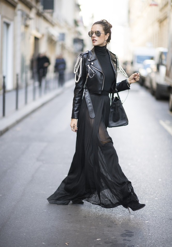 người mẫu,người đẹp,trình diễn,Victoria’s Secret,Alessandra Ambrosio,phong cách,chân dài, Lady Gaga, thiên thần, Victoria's Secret Fashion Show, Bruno Mars, The Weeknd, Paris - ảnh 2
