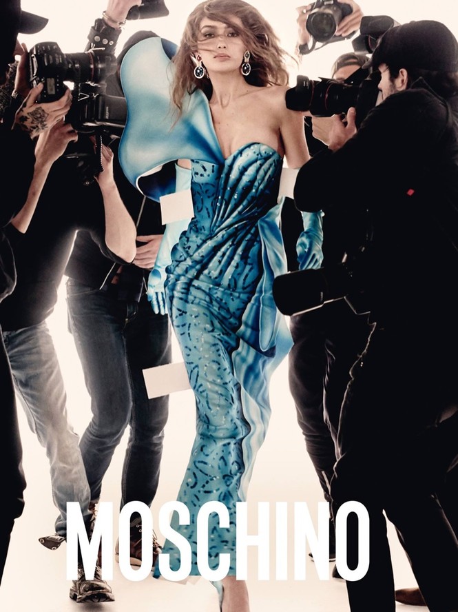 trang phục,nhà thiết kế,gương mặt,quảng cáo,chân dài,bộ ảnh,Chanel,gợi cảm, Gigi Hadid, Bella Hadid, Fendi, Moschino, Steven Meisel, Jeremy Scott, Chanel, Karl Lagerfeld, Max Mara - ảnh 3