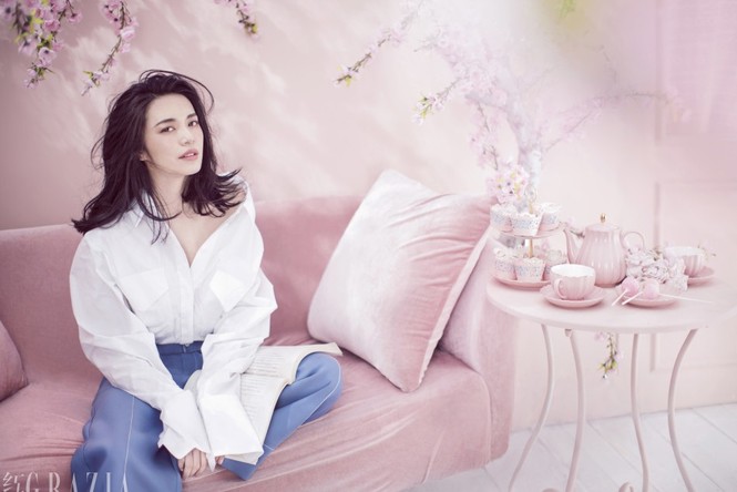 Diêu Thần, Angelina Jolie Hoa ngữ - ảnh 1