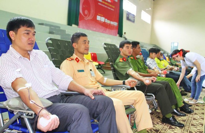 Chủ Nhật Đỏ 2017, Báo Tiền Phong - ảnh 8