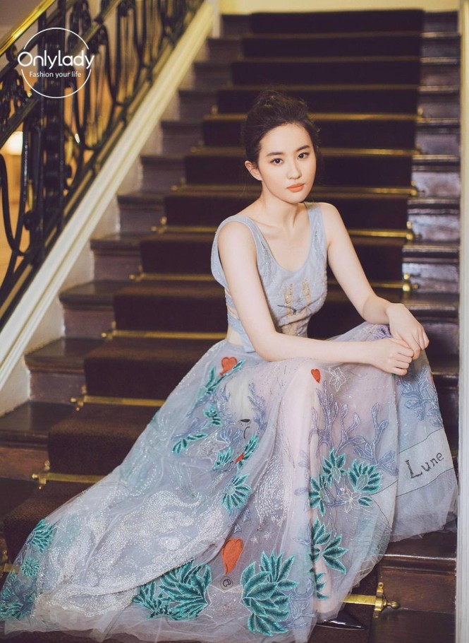 Lưu Diệc Phi duyên dáng yêu kiều - ảnh 4