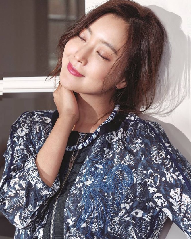 40 tuổi, Kim Hee Sun vẫn xứng danh nữ thần sắc đẹp - ảnh 8